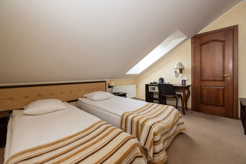 Ekonominės klasės dvivietis mansardinis